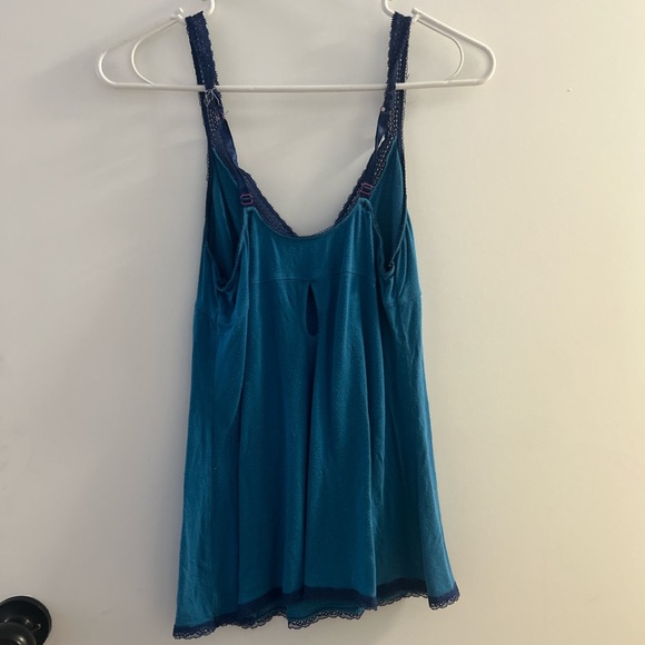 Early 2000s cosmopolitan tank top. - Picture 2 of 4